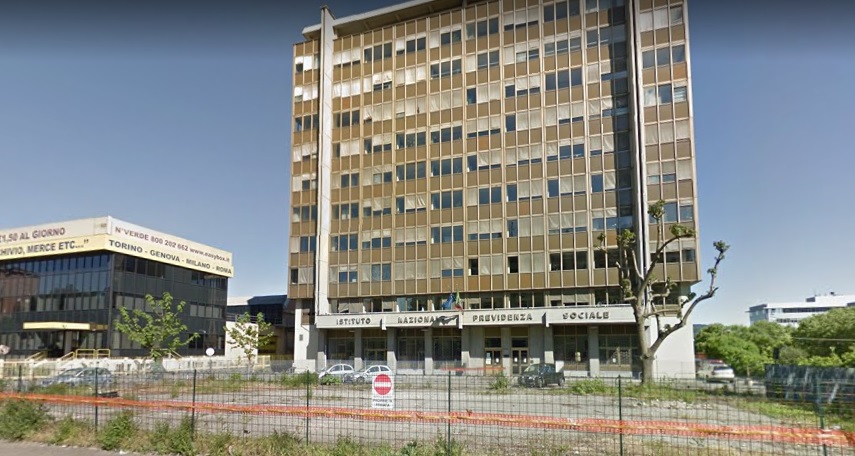 Torino, disoccupata di 46 anni si dà fuoco davanti la sede Inps: da anni non lavorava