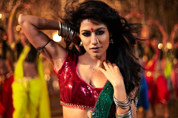 Donna oggetto nei film di Bollywood. Islam in fiamme sugli "item numbers"