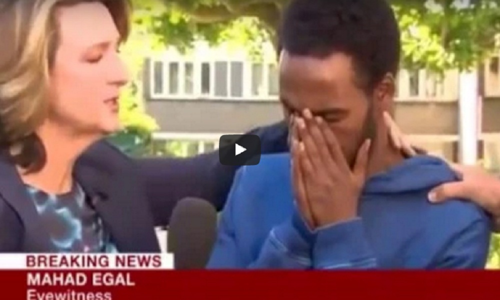 YOUTUBE Incendio a Londra, il testimone racconta e si mette a piangere. La giornalista lo abbraccia