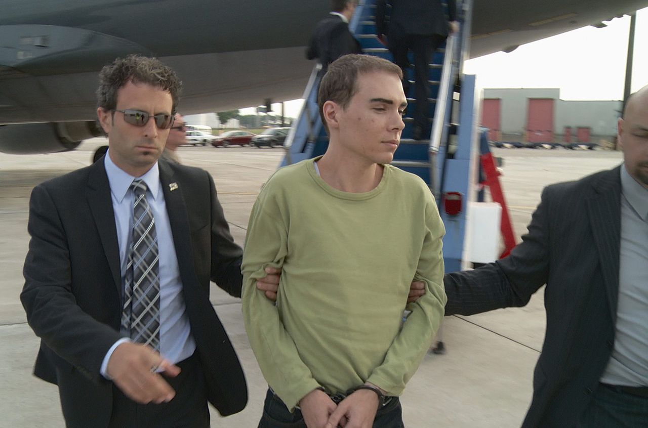 Luka Magnotta, il killer cannibale si sposa in carcere con un rapinatore seriale