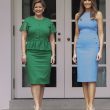 Melania Trump e l'abitino troppo stretto