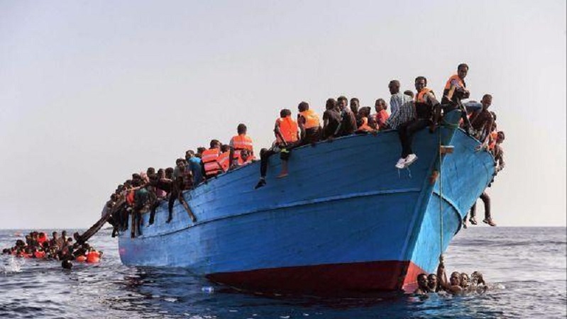 Migranti, patto Germania-Italia-Francia per l'accoglienza. "Gli altri seguiranno"