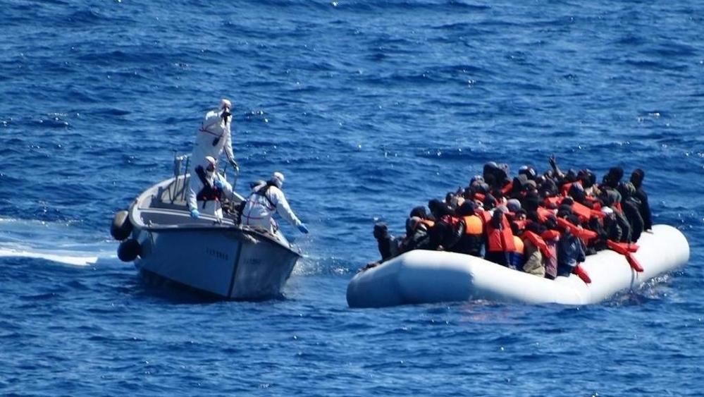 Migranti, diecimila recuperati in mare in 4 giorni: si pensa alla chiusura dei porti