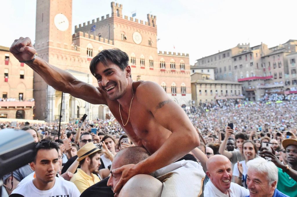 Siena, proposta M5s: "Chiudere Piazza del Campo per il Palio e per le prove"
