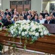 Paolo Limiti, funerali: Mara Venier, Ricky Gianco e tanta gente comune