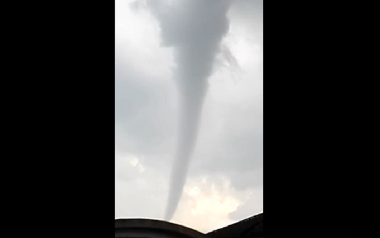 Maltempo, tromba d'aria a Mortara (Pavia) VIDEO