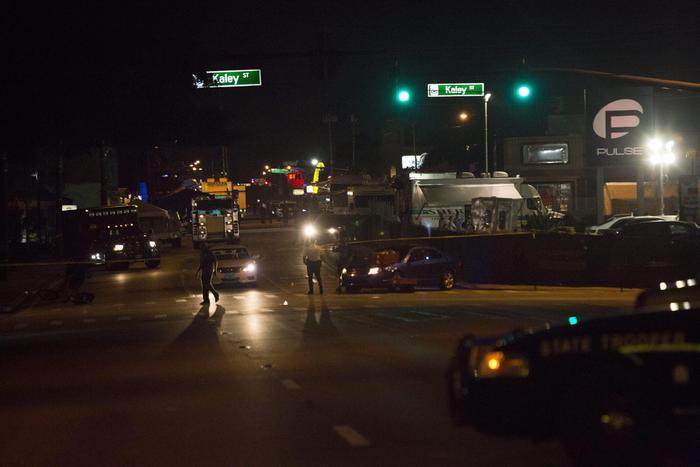 Washington, pickup a tutta velocità contro due poliziotti: 2 arresti