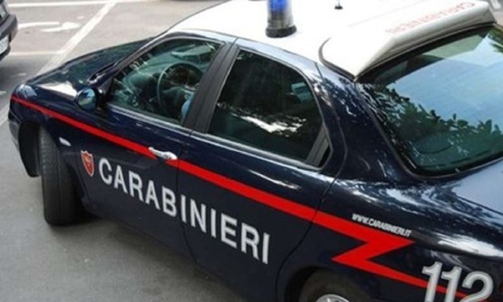 Prato, Piero Innocenti spara alla moglie e poi si uccide