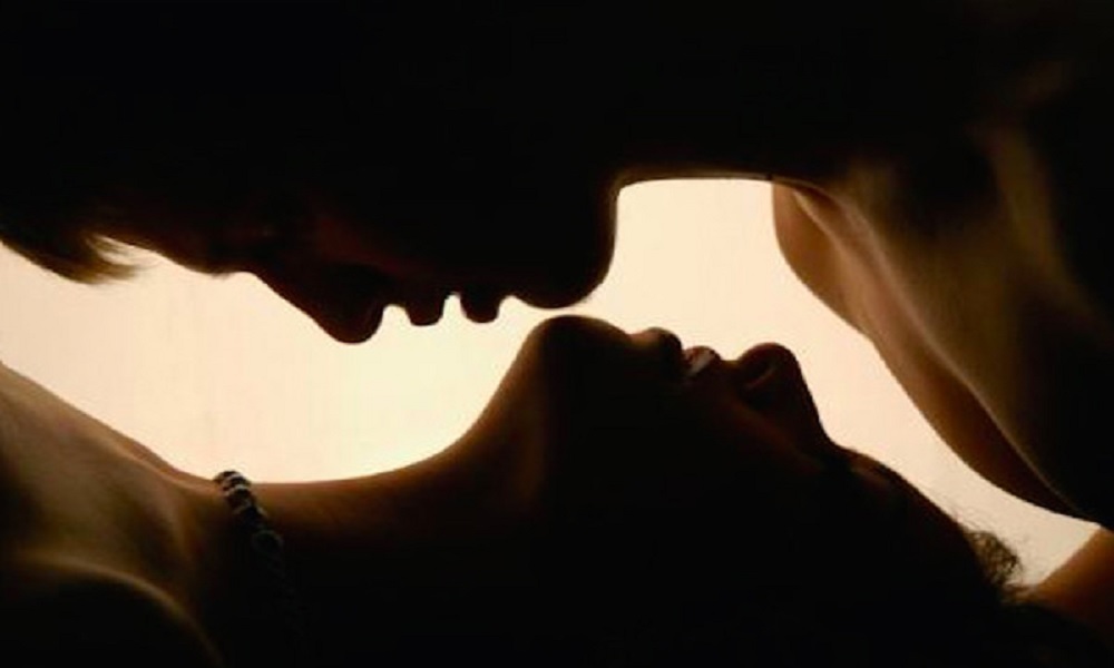 Fare sesso regolarmente migliora le capacità intellettive