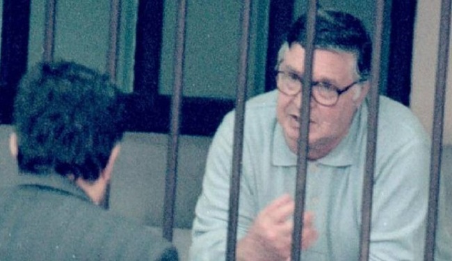 Totò Riina sulla barella in videoconferenza per il processo strage treno 904