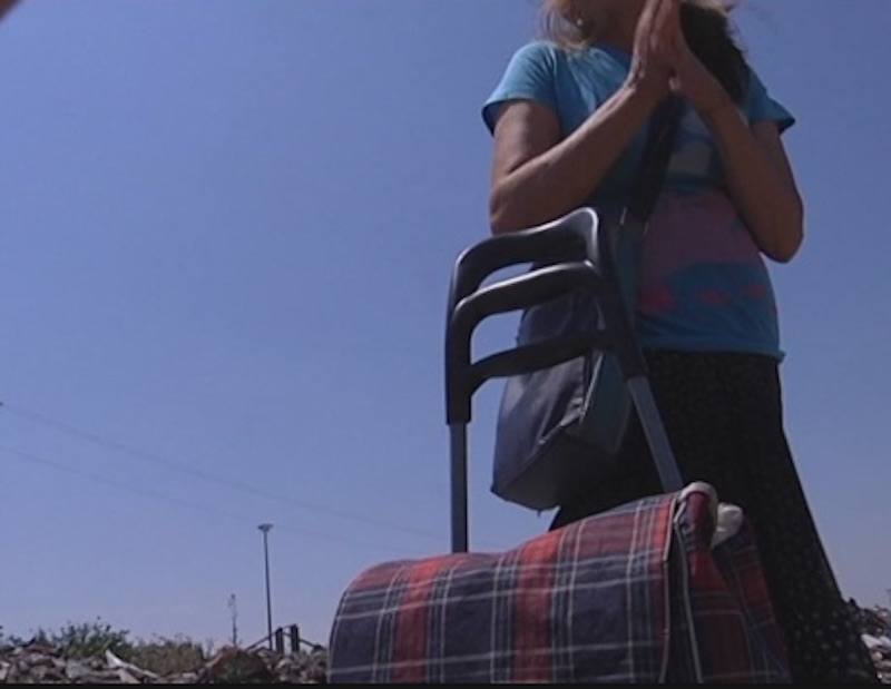 Roma, Raggi sgombera campi Rom e gli dà 800 € al mese per pagarsi l'affitto