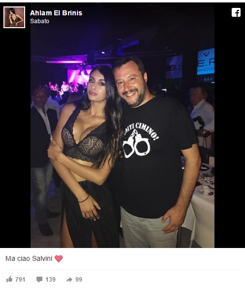 Salvini e la FOTO con la modella marocchina: insulti sui social contro leader Lega