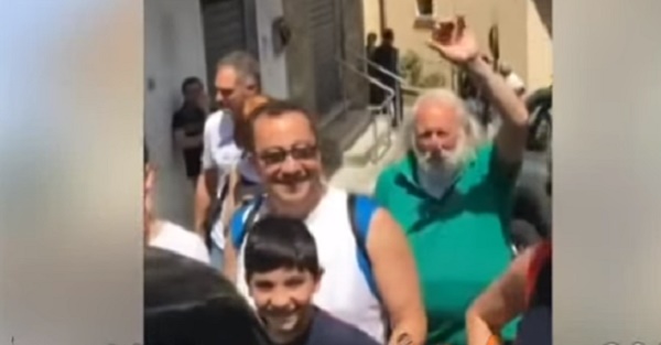 YOUTUBE Matteo Salvini al centro accoglienza: "Ramadan? Almeno risparmiamo sul cibo..."