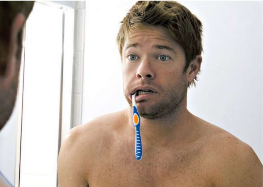 Sbagliamo a lavarci i denti. Un tutorial spiega come farlo correttamente