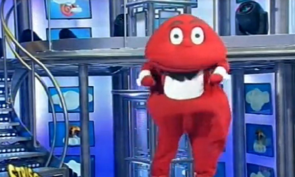 Striscia la notizia, il nuovo servizio: "Il tarocco fallisce e Insinna si infuria..." VIDEO