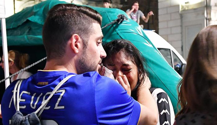 Finale Champions, panico a Torino: "Bomba, bomba". 40 feriti per una ringhiera11