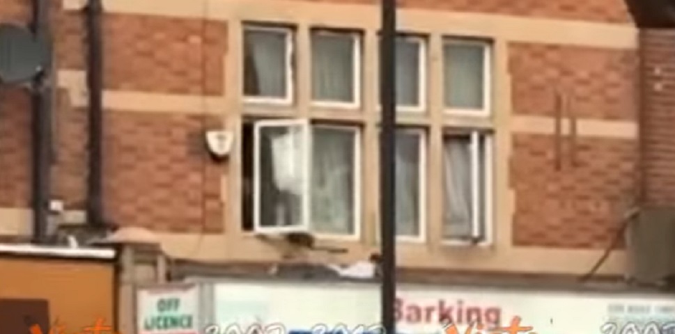 Attentato Londra, sospettato prova a scappare dal balcone e viene arrestato