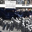Amburgo, scontri tra manifestanti anti-G20 e polizia 01