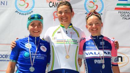 Claudia Cretti in prognosi riservata dopo caduta al Giro Rosa: si temono danni cerebrali