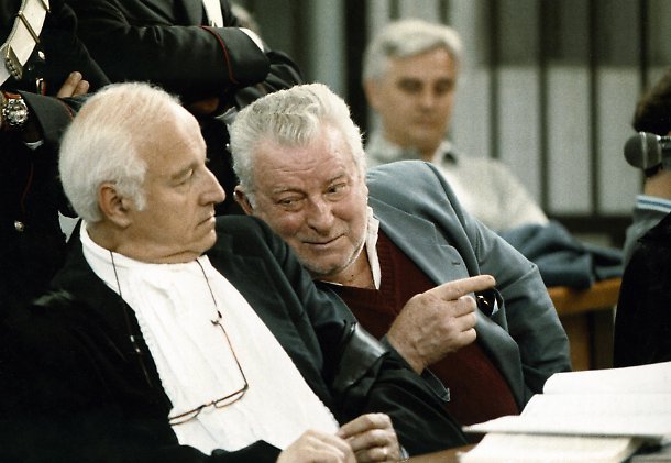 Mostro di Firenze, dopo il legionario spunta il medico: indagato Francesco Caccamo