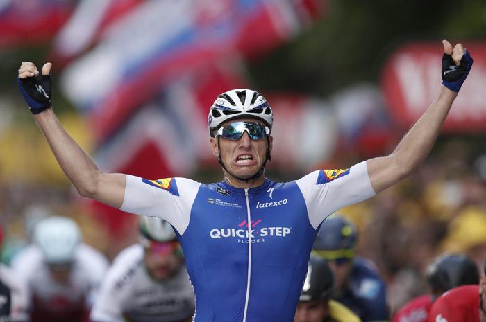 Ciclismo, Tour de France: Kittel fa dieci in volata, Froome rischia