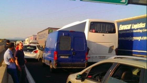 Incendio autostrada A1, chiuso per 4 ore il tratto tra Orte e Roma Nord