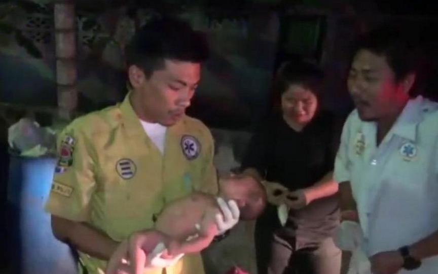 YOUTUBE Thailandia, neonata abbandonata nella spazzatura, divorata dalle formiche