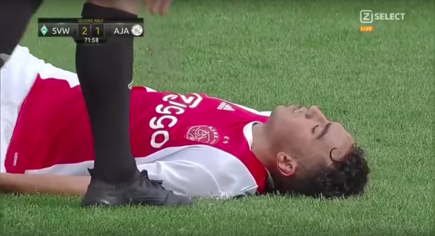 YouTube, Abdelhak Nour collassa in campo: aritmia cardiaca