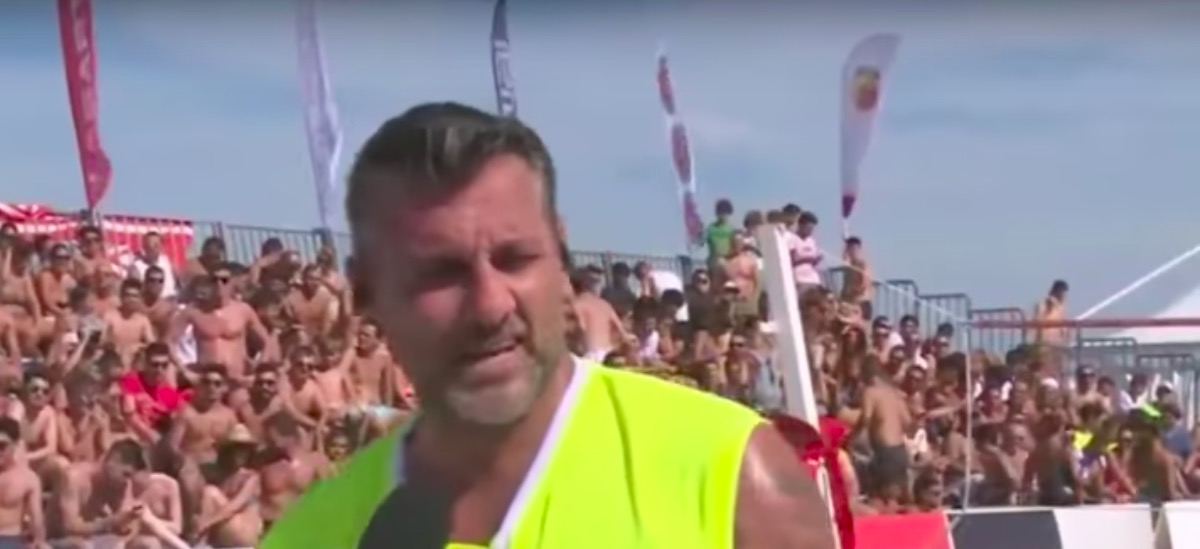 YouTube, Bobo Vieri show nella Summer Cup: tra foot volley e solidarietà