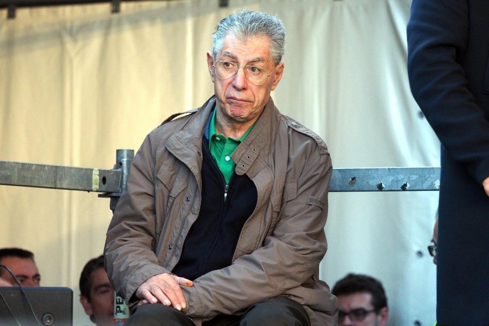 Umberto Bossi ha malore: ex leader Lega Nord in ospedale a Roma