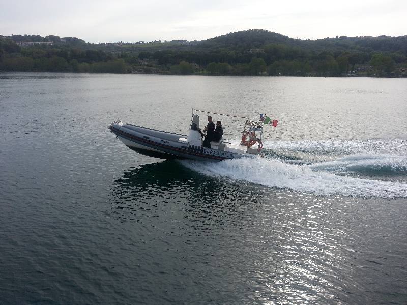 Bracciano, ragazzo 17enne muore annegato nel lago per recuperare il pallone