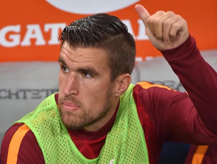 Calciomercato Roma, Strootman e Nainggolan scherzano su Instagram