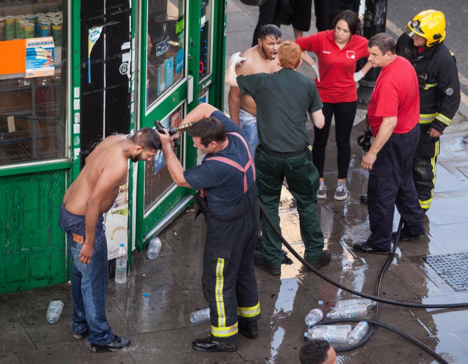 Londra, 2 ragazzi colpiti in faccia con l'acido. In sei mesi 400 attacchi03