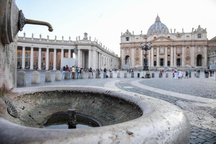 Siccità Roma, non ci sarà razionamento acqua: ok piccoli prelievi dal Lago di Bracciano