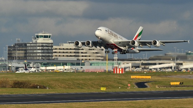 Pacco sospetto: sfollato l'aeroporto di Manchester