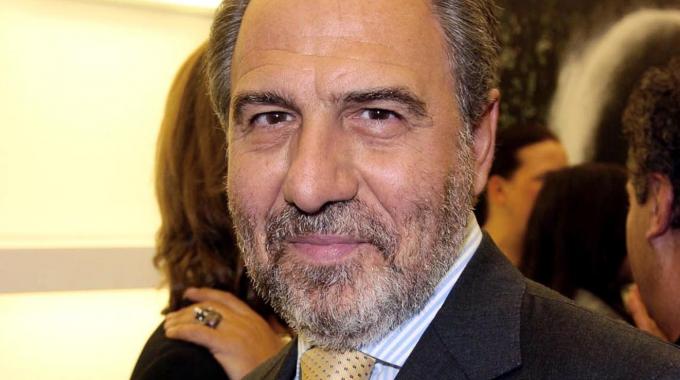 Antonio Caprarica: "Canne meno pericolose dell'alcol, legalizziamole"