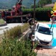 Auto si sfrena e finisce in piscina a Tavernelle (Perugia)