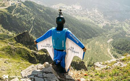 Siegfried Schenk, base jumper, si lancia dal Civetta e muore