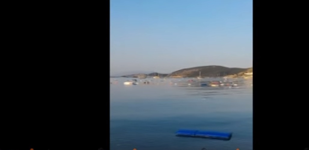 Terremoto Turchia, il mare di Bodrum pieno di oggetti dopo onda anomala