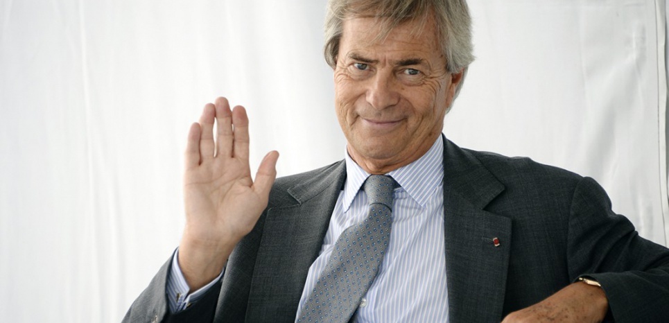 Bolloré vuole la pace con Gentiloni, ha coperto di milioni Cattaneo. Scrive Turani: ora va a Mediaset?