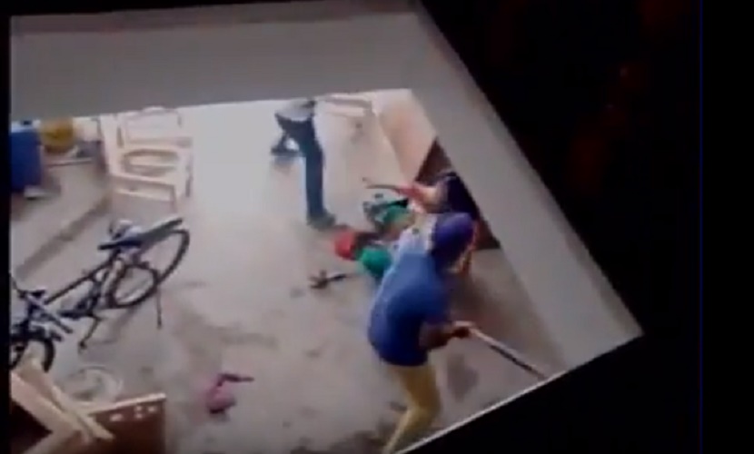 India, cognato la massacra di botte per aver messo al mondo una femmina