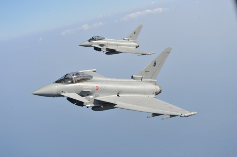 Caccia italiani intercettano aereo sconosciuto, aveva perso il contatto radio