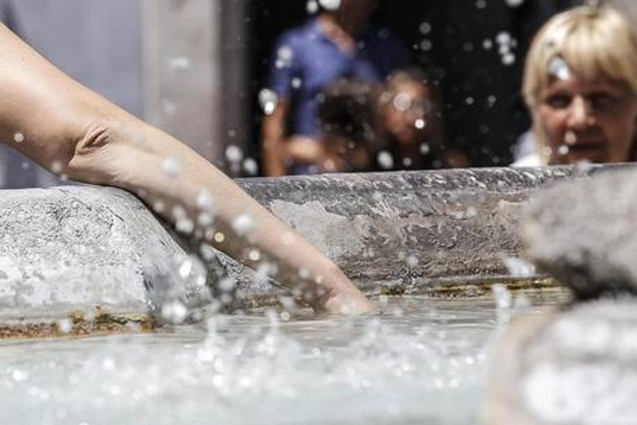 Meteo, domenica fresca ma da lunedì 17 torna caldo da record con Caronte
