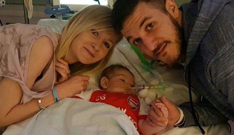 Charlie Gard, genitori e ospedale in stallo. Giudice: "Tempo fino a mezzogiorno di giovedì"