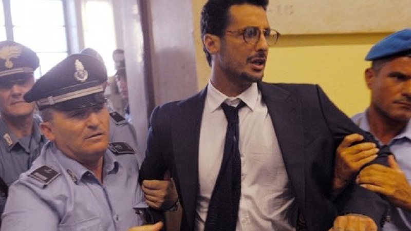 Fabrizio Corona, no allo sblocco dei soldi sequestrati per pagare le tasse. "Sono frutto di evasione"