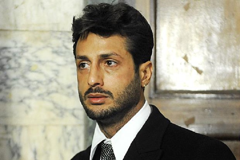 Fabrizio Corona: "Voglio uscire, non ce faccio più a stare in carcere. E' ingiusto"