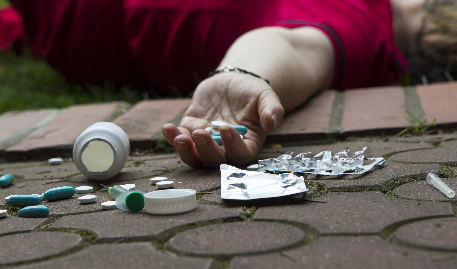 Adele De Vincenzi morta a 16 anni, i 2 ragazzi arrestati: "Mai stati male con Mdma..."