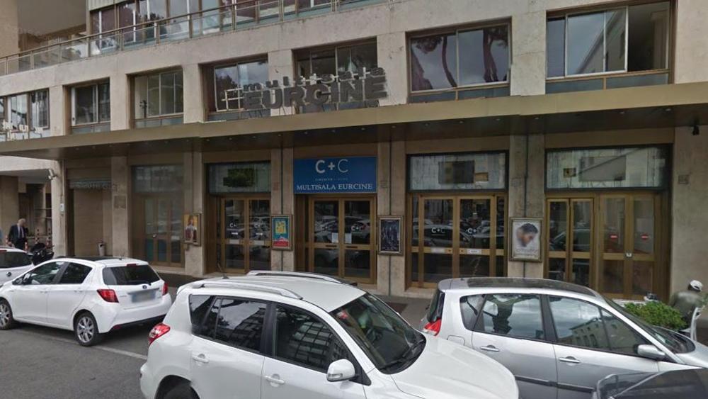 Roma, crolla controsoffitto cinema Eurcine: 3 operai feriti