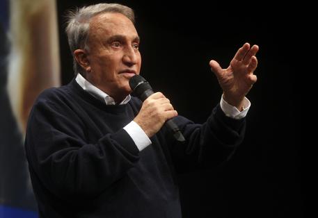 Emilio Fede ricorda Paolo Villaggio: "Eravamo molto amici. Fabio Fazio? Il campione dell'ingratitudine"