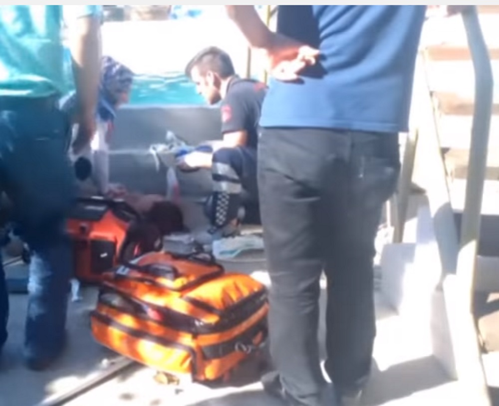 YOUTUBE Scarica elettrica nella piscina del parco acquatico: 5 morti in Turchia